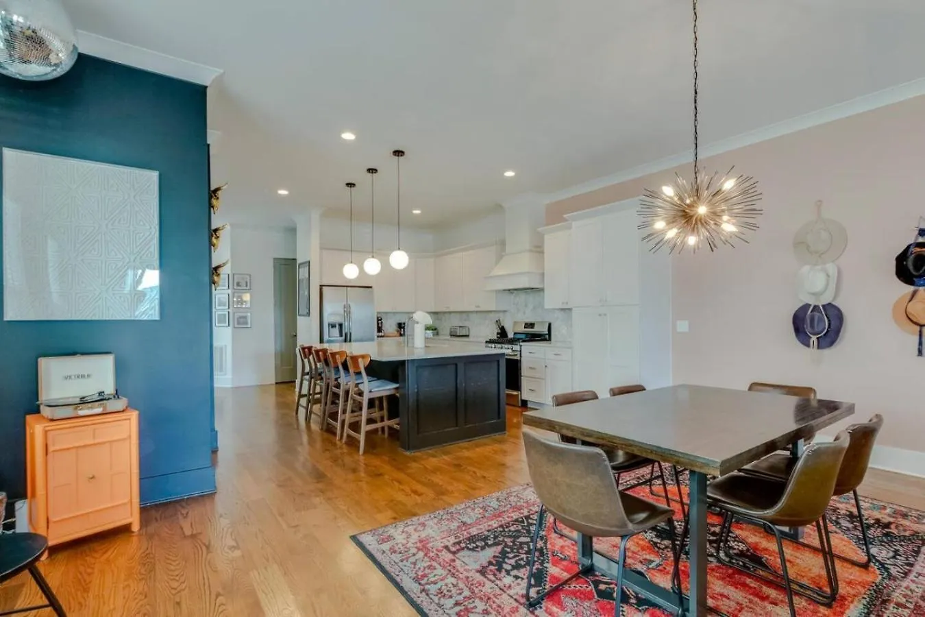 Big Spectacular Townhome Giant Covered Patio Нэшвилл 0*,