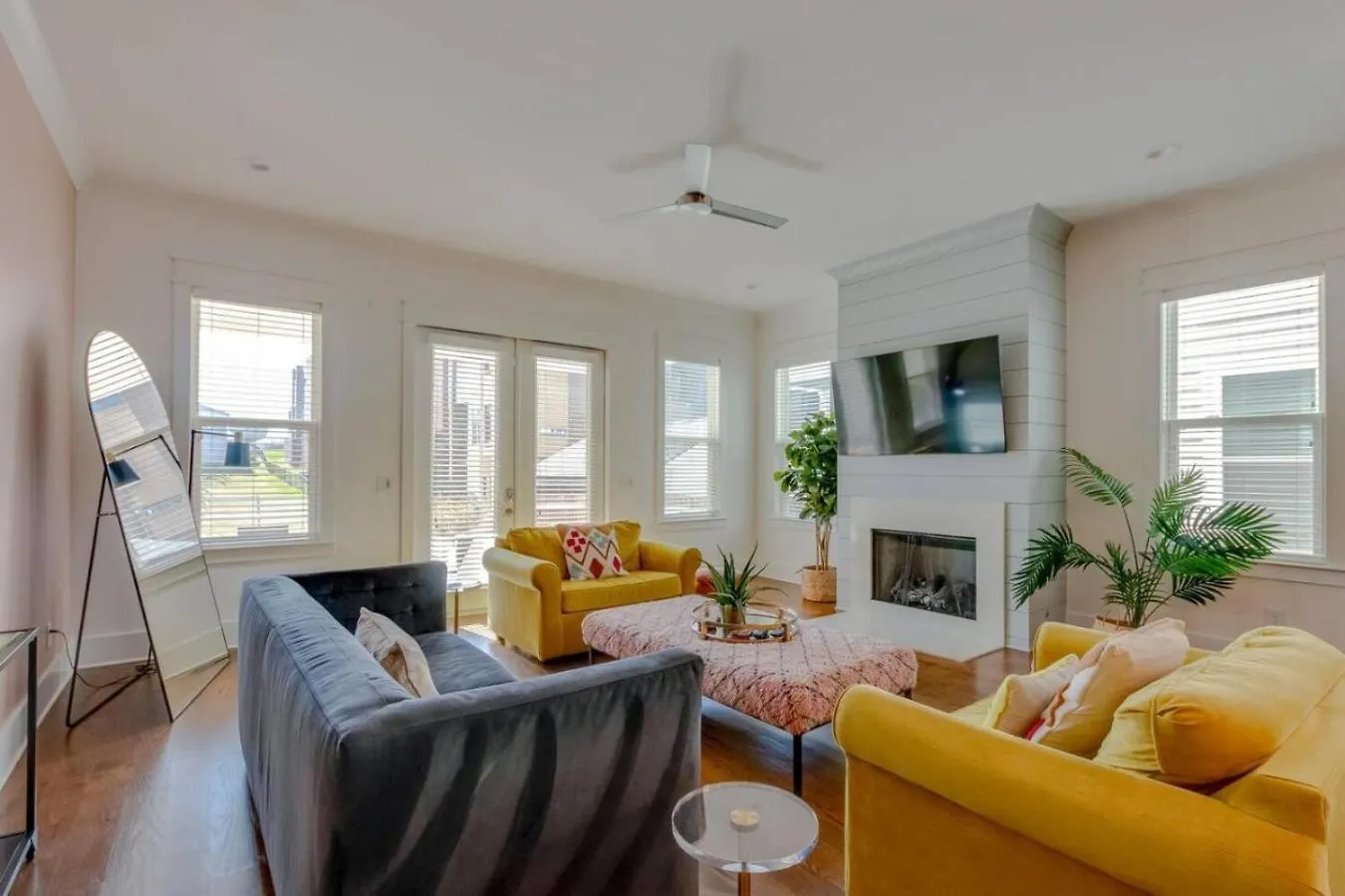 Big Spectacular Townhome Giant Covered Patio Нэшвилл